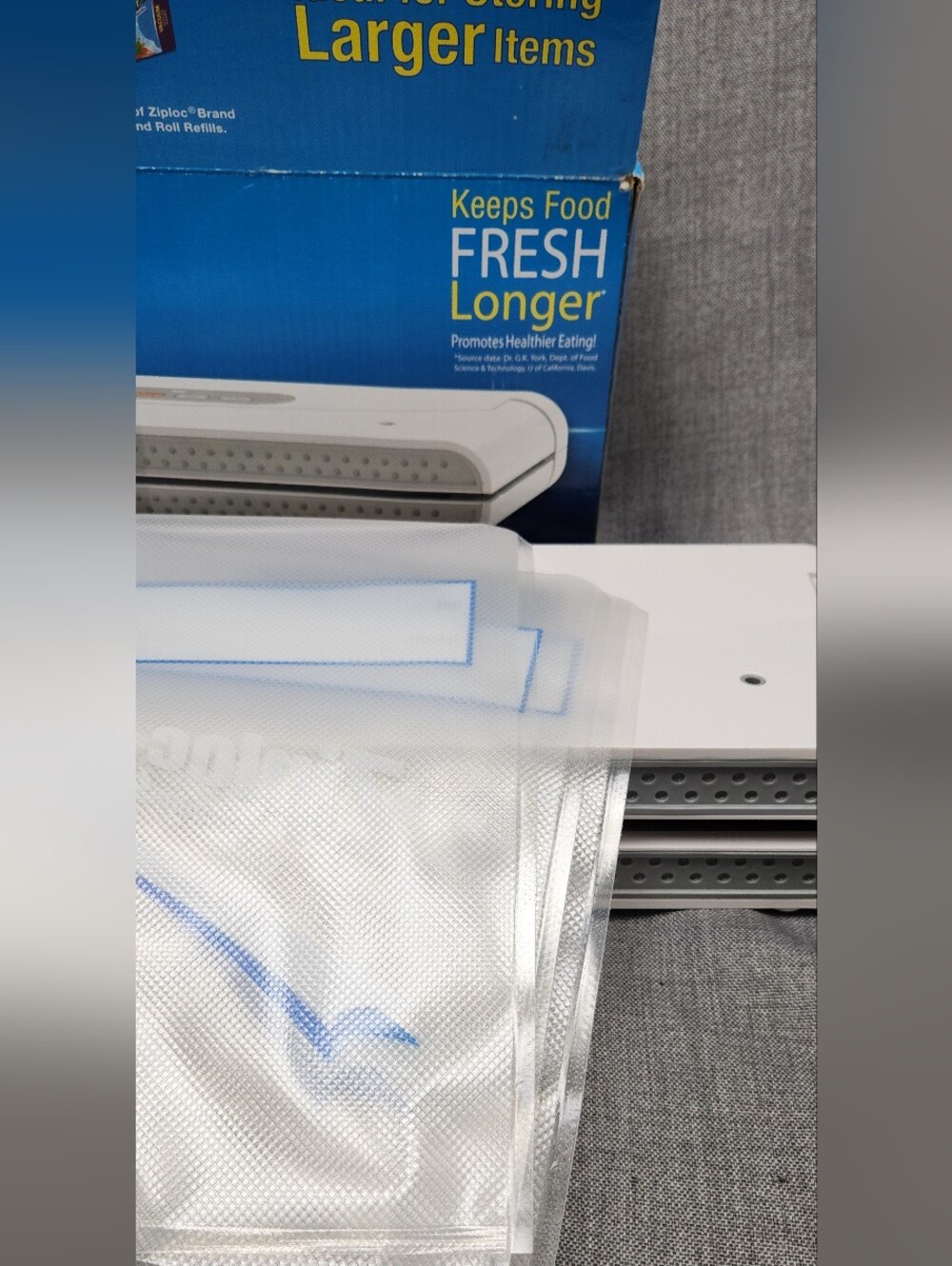 Ziploc Electronic Vacuum Freezer Sealer Food Storage - Picture 3 of 5
